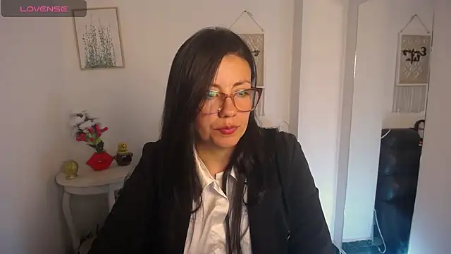QueenRose94 online show from May 12, 9:21 pm