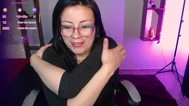 QueenRose94 online show from March 12, 1:03 pm