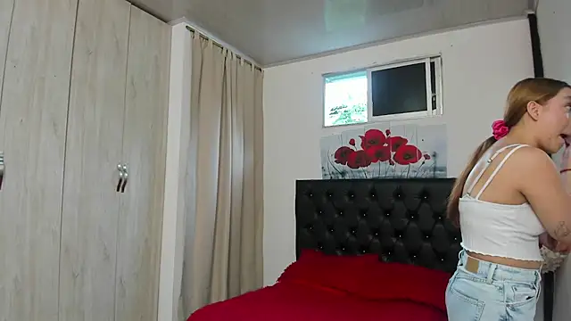 Kitty f00x online show from June 21, 8:13 pm