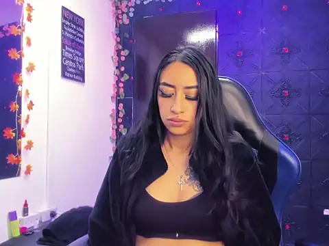 TiffanyDream8 online show from May 19, 9:33 pm