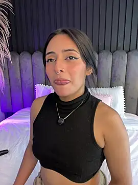 Nanda vixen  online show from June 10, 1:49 am