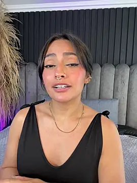 Nanda vixen  online show from April 29, 2:59 am