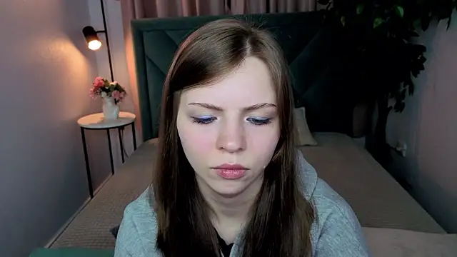 LesleySky online show from March 13, 8:43 pm