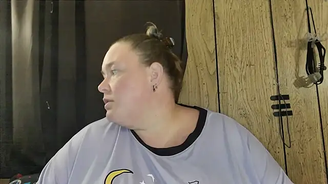 ladylynn13 online show from June 25, 9:27 pm