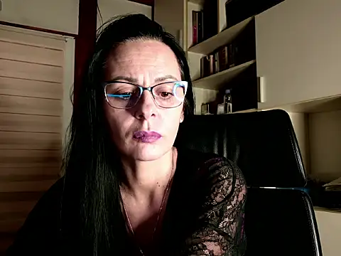 MiriamDelyn online show from February 12, 10:55 pm