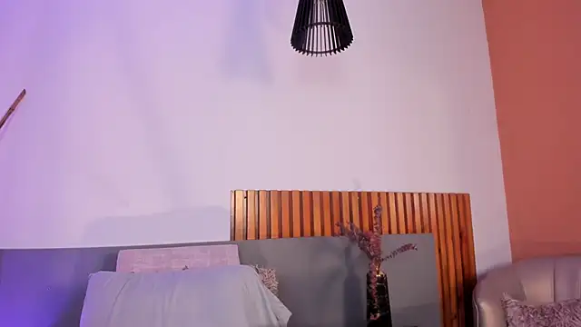 AndraCyruss online show from June 11, 2:53 am