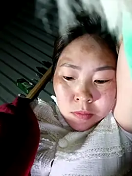 Yiyoongg online show from March 11, 1:14 pm