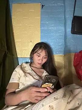 Lucky-baby077 online show from March 4, 4:35 pm