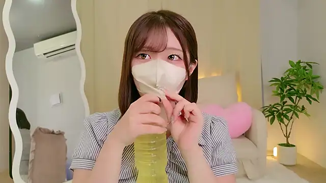 Saki chanF online show from August 6, 9:05 am