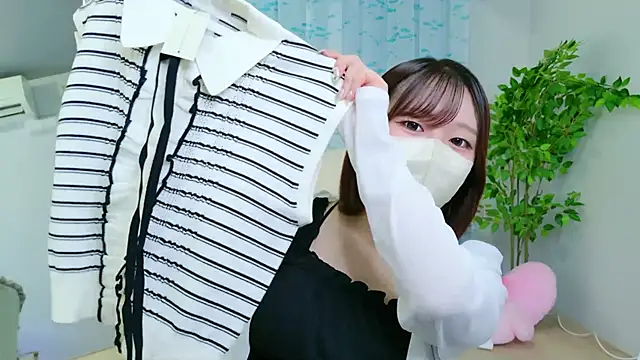 Saki chanF online show from July 8, 9:55 am