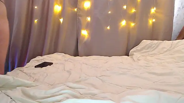 AdelMauds online show from March 14, 8:26 am