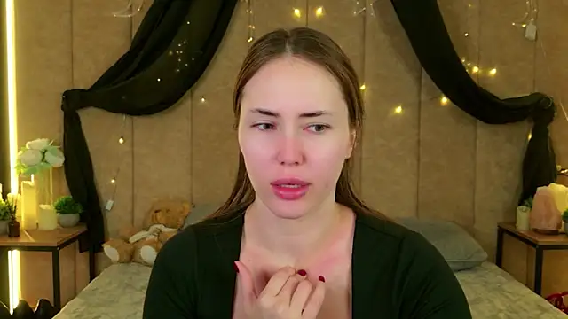 Arielle Vade online show from June 11, 5:26 am