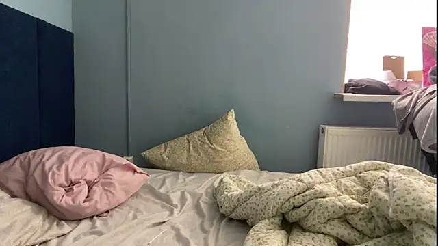 LinaWills online show from March 10, 12:42 pm