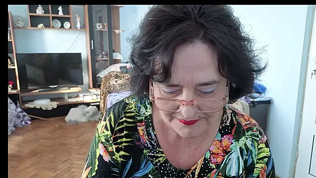 xMaryxAnne online show from March 5, 6:53 am