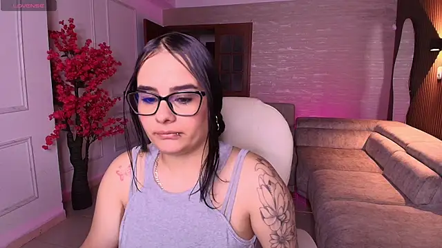 karol priston online show from July 3, 3:23 am