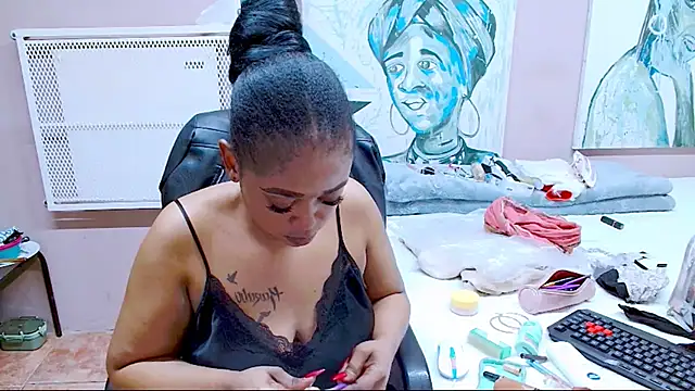 TyraHotxxx online show from June 11, 6:10 am