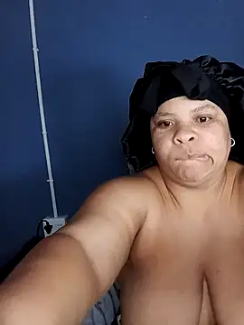 Sweet-Bella17 online show from July 5, 5:02 am