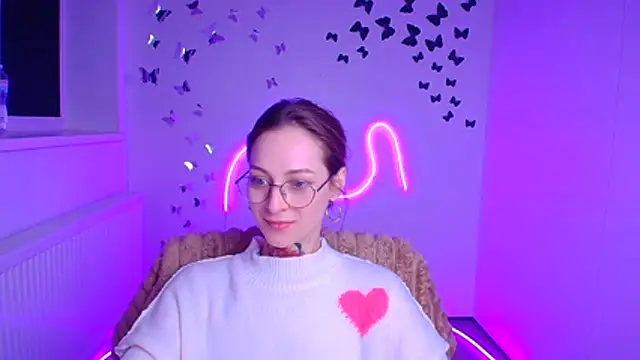 Esmi Winter online show from February 19, 6:57 am