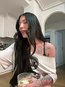 Karmenlovex online show from May 5, 6:22 pm
