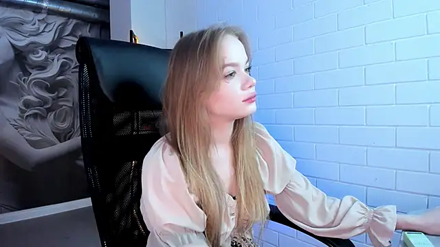 AmyNox online show from June 19, 1:36 pm