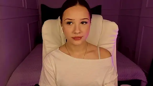 baby brunettee  online show from March 7, 3:19 pm