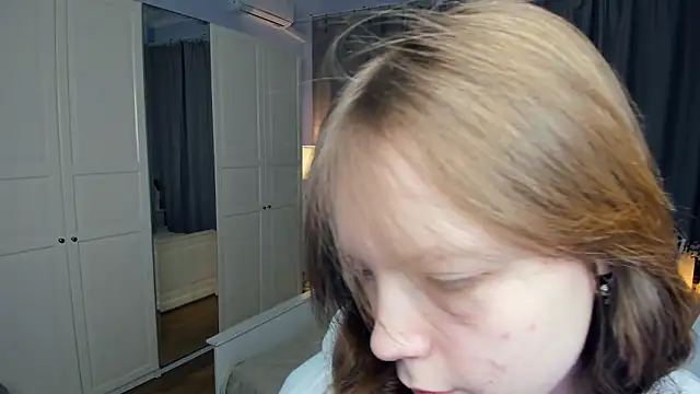 LavenderMitten online show from March 5, 5:25 am