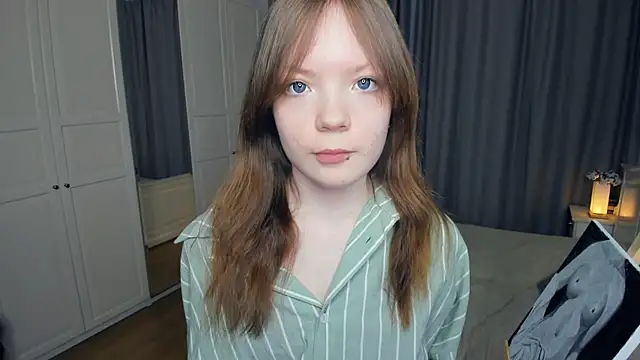 LavenderMitten online show from March 1, 5:29 am