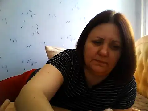 LockyCharm111 online show from July 29, 1:33 pm