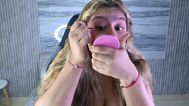 Sophie19   online show from May 5, 11:57 am