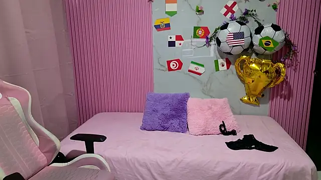 Sophie19   online show from July 6, 12:21 pm