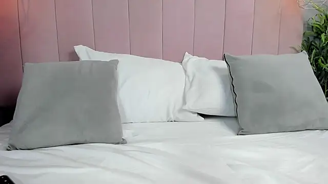 MartinaGrace online show from February 28, 11:59 pm