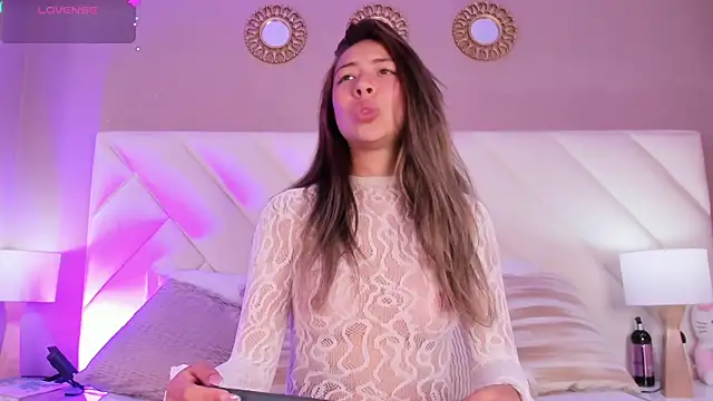 ValeryGomezz online show from June 16, 2:40 pm