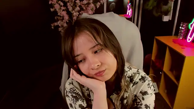 May Ling online show from May 3, 11:35 am