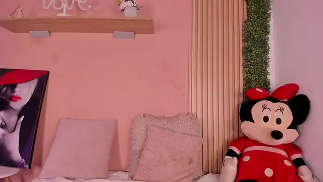 Winnie cutee online show from June 25, 5:12 am