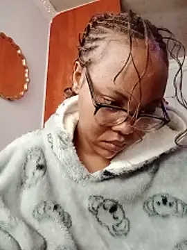 ShantelBootyBoobs online show from June 12, 5:59 am