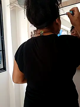 honey-suckle online show from March 17, 6:45 pm