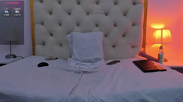 Lia Latte online show from March 5, 4:36 pm