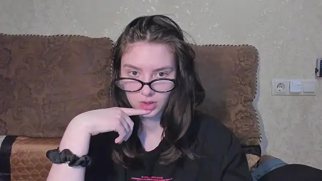 love lina muuur online show from March 7, 9:44 pm