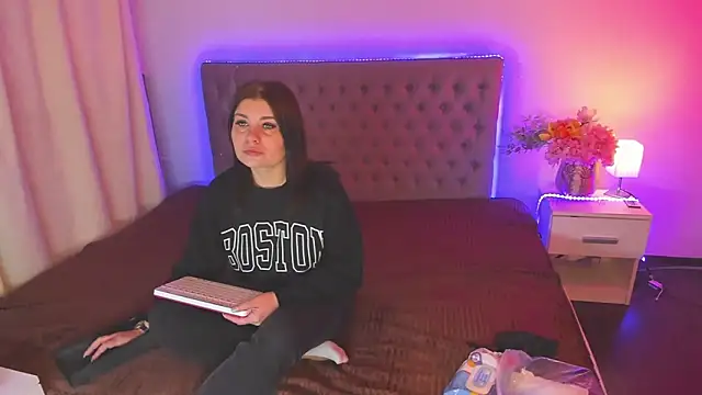AmandaHoppe online show from April 28, 4:49 am