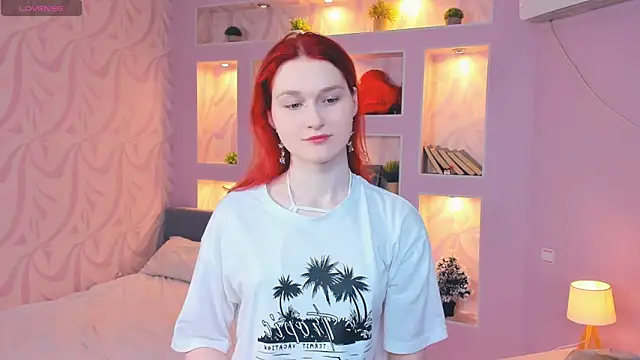 LinaMalech online show from March 19, 7:18 pm