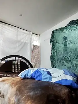 Dulceslolas online show from February 12, 6:31 pm