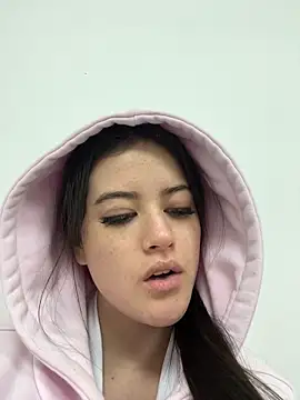 Sttrawberry online show from May 21, 2:48 pm