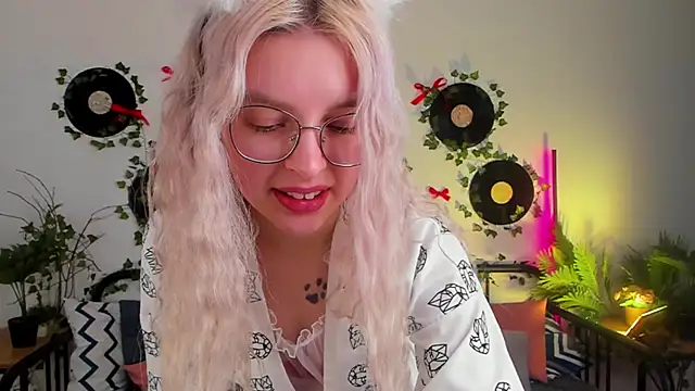 TiffanyPeachi online show from February 26, 11:31 am