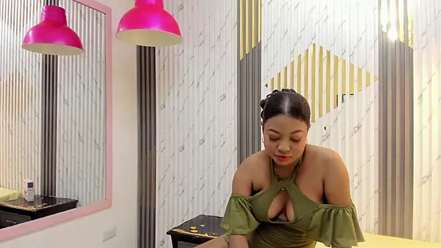 SaraaLopeez online show from March 4, 7:53 pm