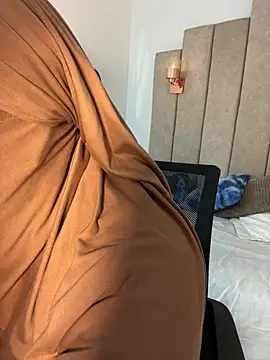 rashaaa  online show from March 6, 3:45 am