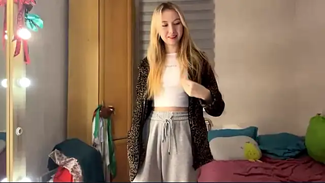 PinkTraible online show from March 10, 11:47 am