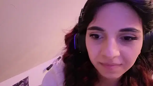 Blissmissataeses online show from March 6, 4:02 pm