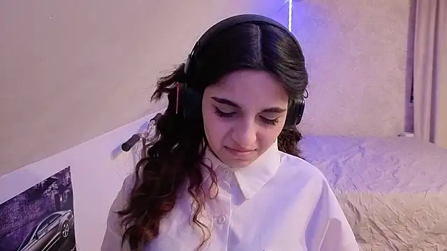 Blissmissataeses online show from March 7, 4:03 pm