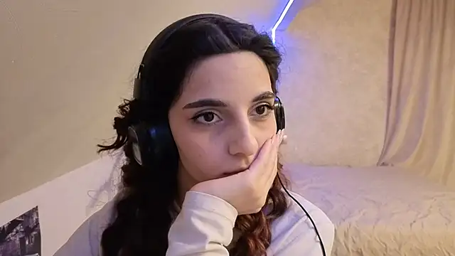 Blissmissataeses online show from March 17, 1:04 pm