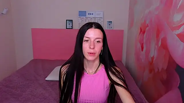 NoirDiva online show from April 29, 11:57 am